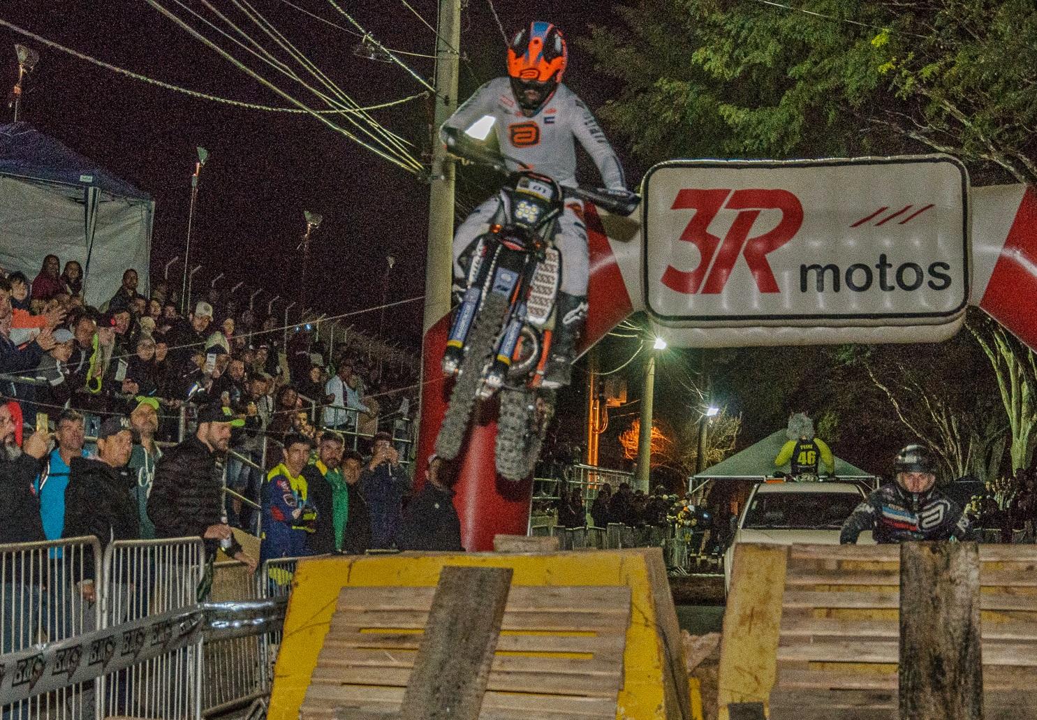 Bom público prestigia a 7ª edição do Night Hard Enduro em Morungaba