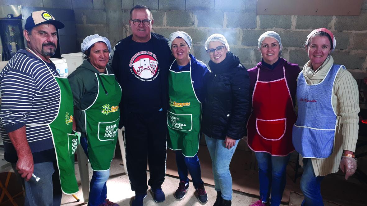 Festa em prol à Rede de Voluntárias de Combate ao Câncer de Itatiba no Campo do Palmeirinha