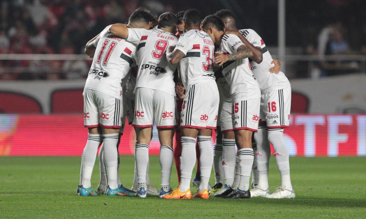 São Paulo bate Ceará nos pênaltis para avançar à semi da Sul-Americana