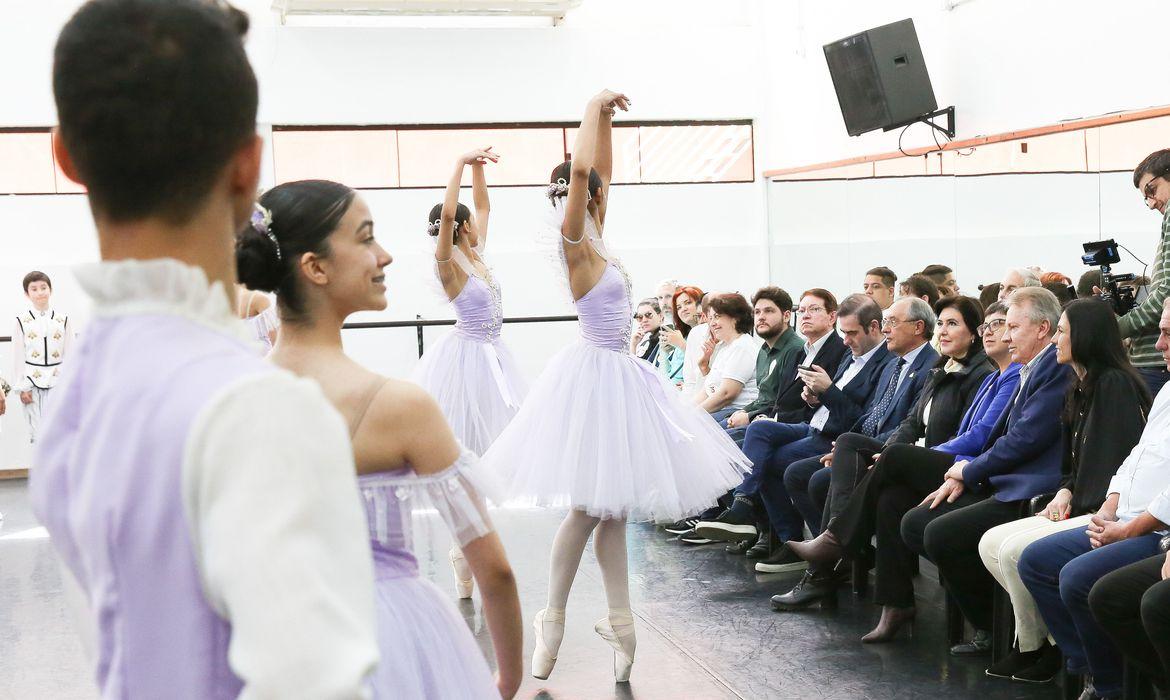 Simone Tebet faz defesa de políticas para crianças e adolescentes