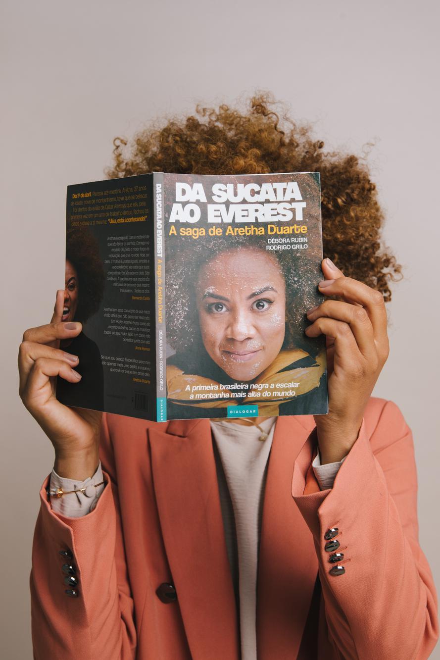 Aretha Duarte lança sua biografia, da
