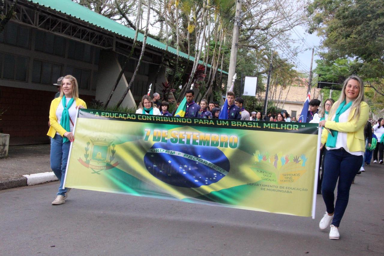Morungaba: Escolas participam da Caminhada Cívica pelo Bicentenário da Independência do Brasil
