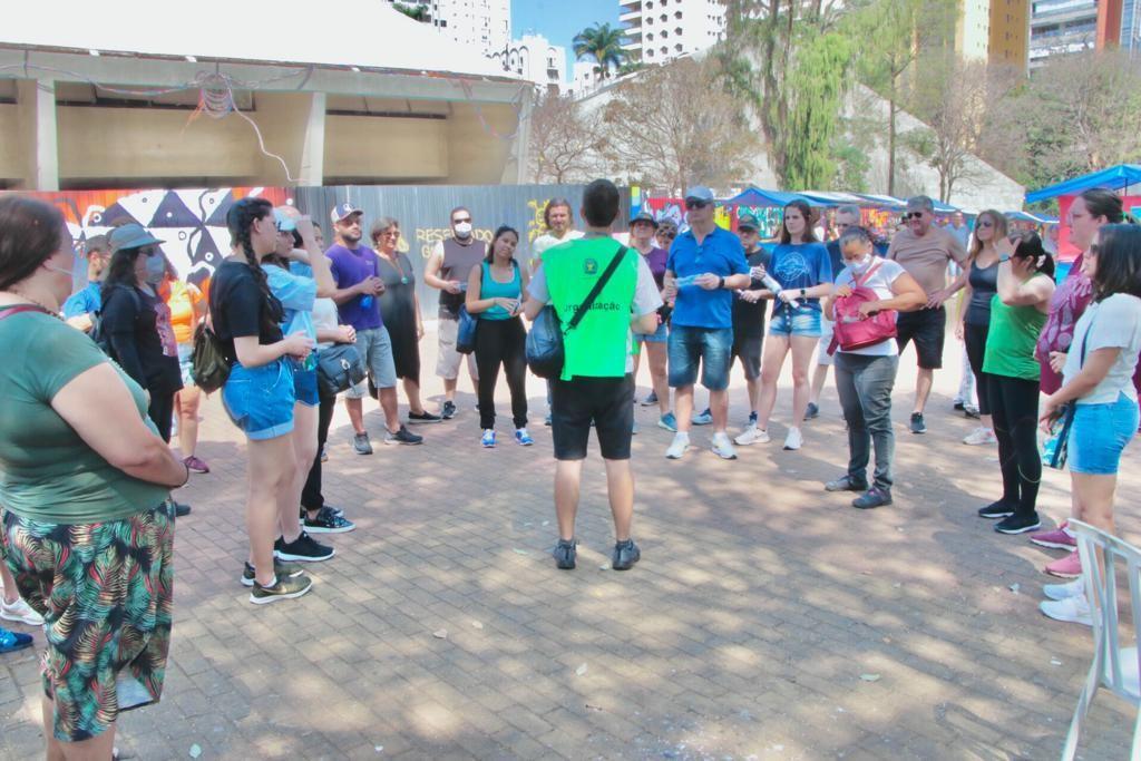 Passeios turísticos a pé agitam Campinas no fim de semana