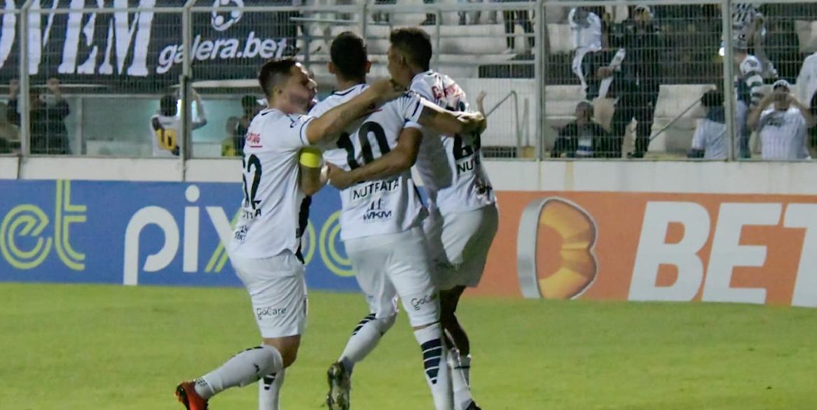 Ponte Preta derrota Sport e começa a sonhar com G4