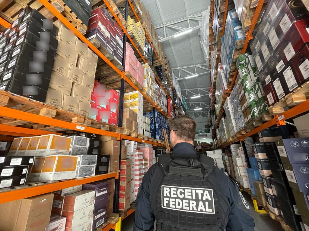 Receita Federal deflagra em São Paulo operação de combate à importação clandestina de vinhos