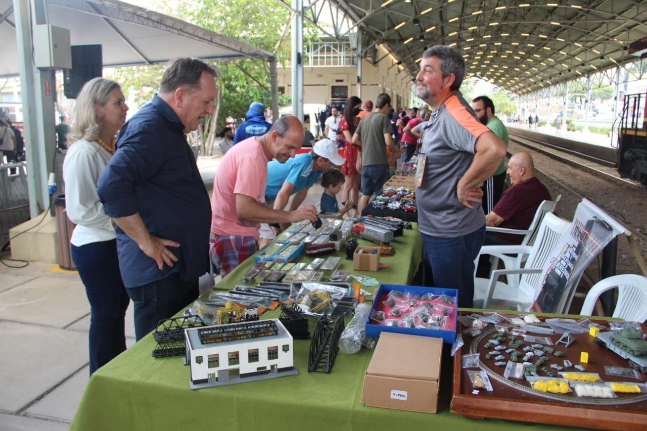 Primeiro Encontro de Ferromodelismo de Louveira reuniu 2 mil pessoas na Estação no feriado