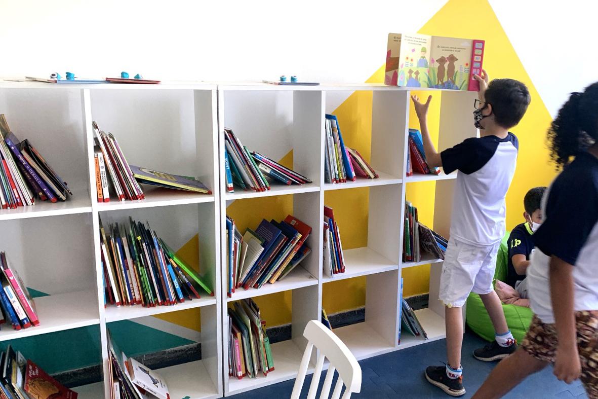 Educação investe R$ 80 mil na compra de novos livros temáticos para falar sobre inclusão