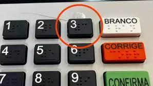 Eleitor de Jundiaí é investigado por colar tecla de urna eletrônica durante votação