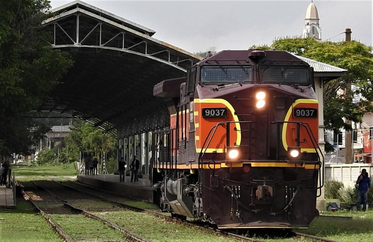 Primeiro Encontro de Ferromodelismo de Louveira reuniu 2 mil pessoas na Estação no feriado