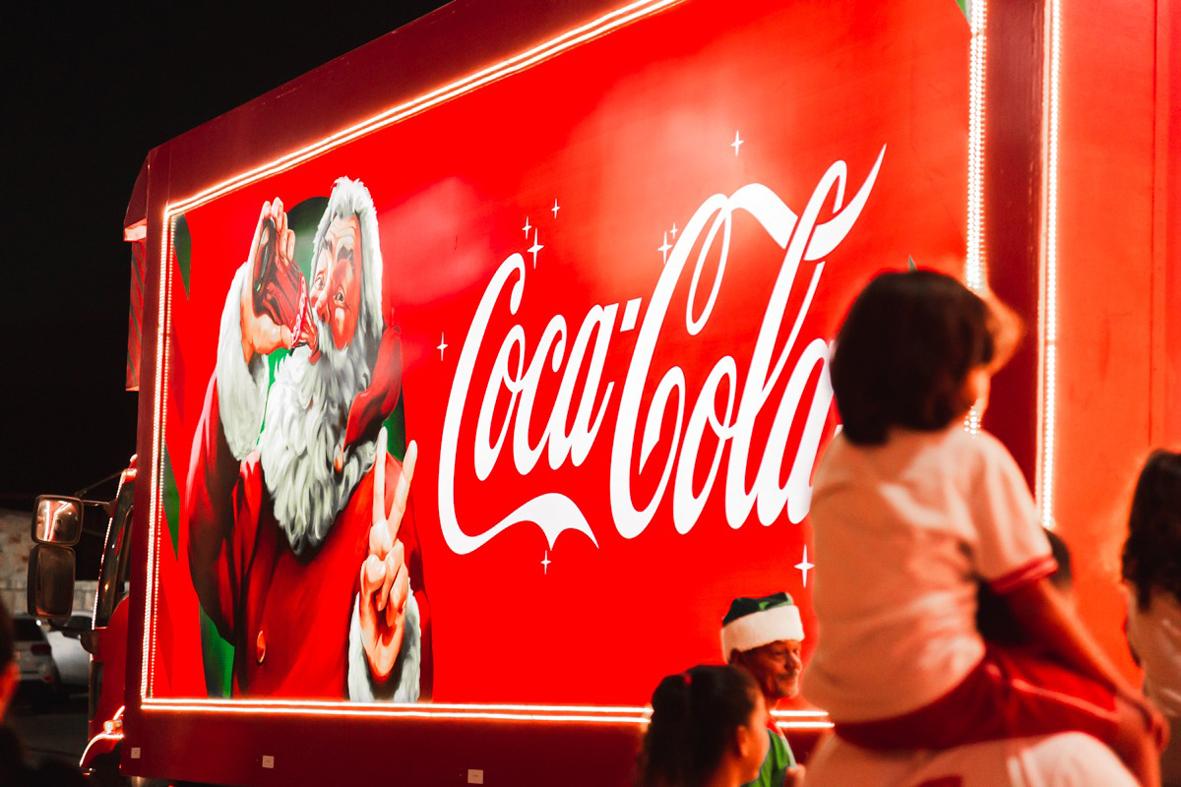 Celebre a magia acompanhando o caminhão da Caravana de Natal