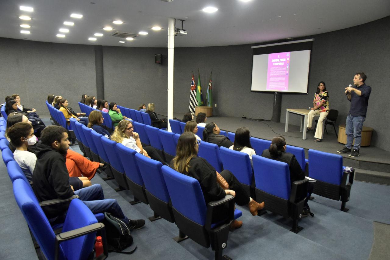 Jundiaí realiza encontro intermunicipal para apresentar políticas para a Infância