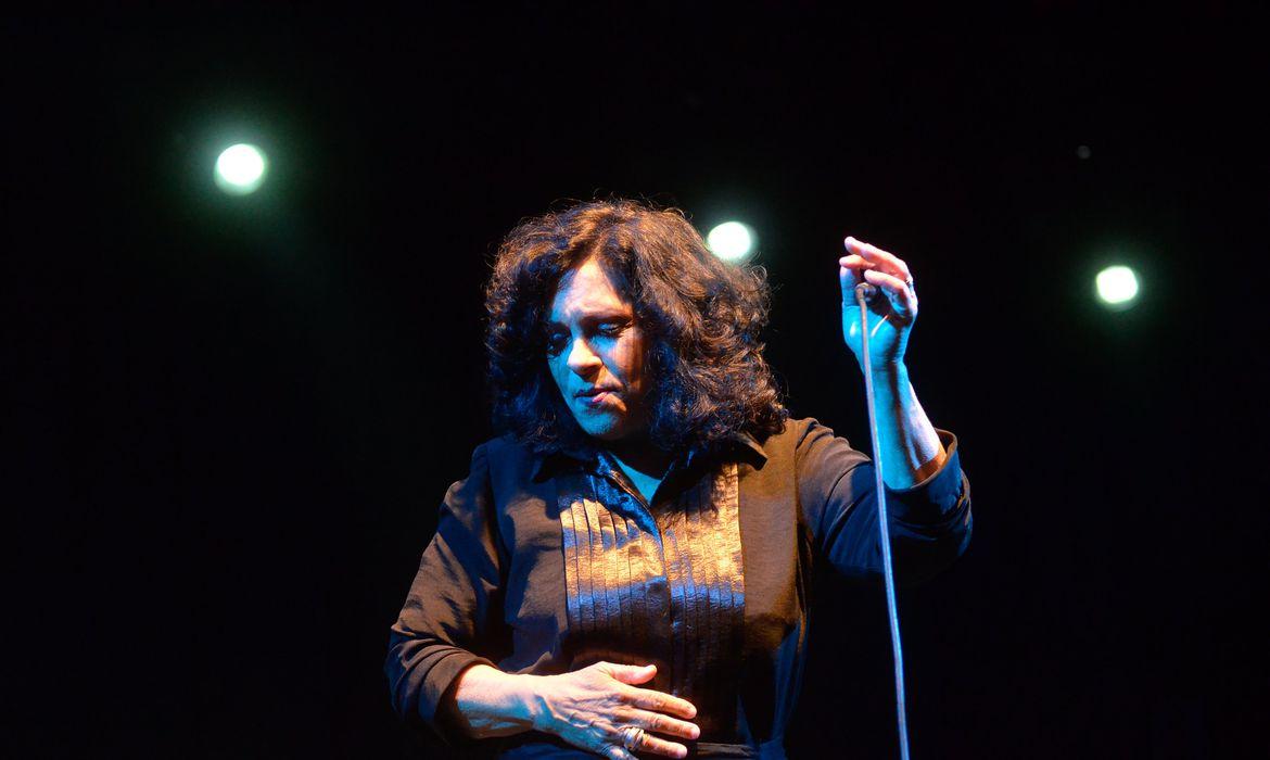 Morte de Gal Costa repercute entre artistas e políticos