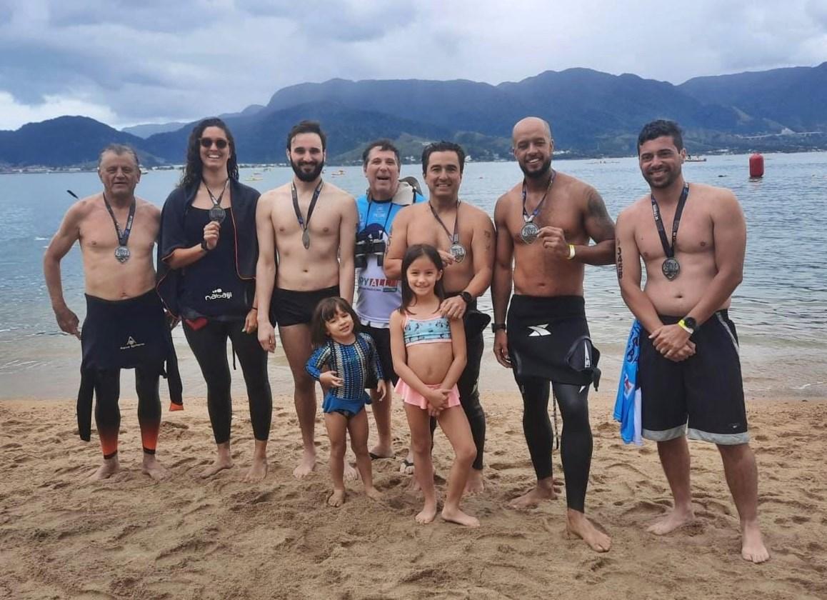 Nadadores itatibenses participam da Travessia do Canal de São Sebastião