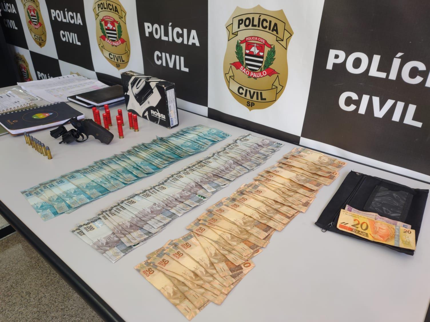 Polícia Civil cumpre cinco mandados contra lavagem de dinheiro na região