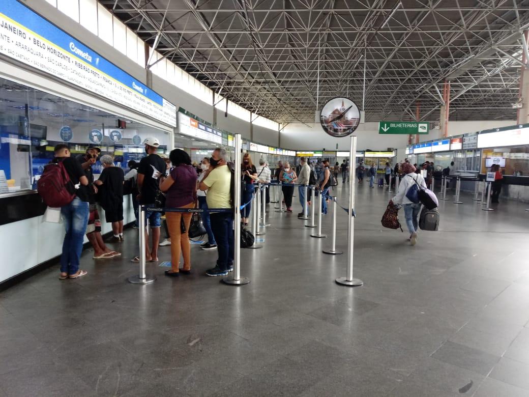 Rodoviária de Campinas suspende venda de bilhetes diante de bloqueios em rodovias