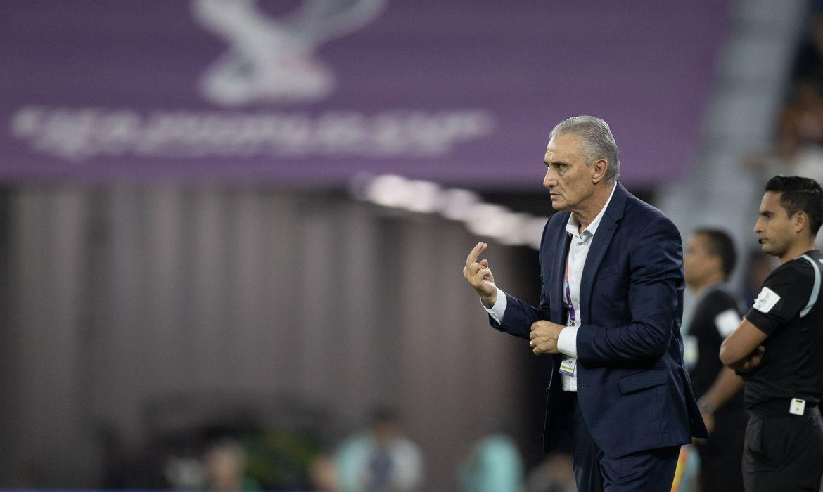 Tite diz que, mesmo com vitória, Brasil sentiu a ausência de Neymar