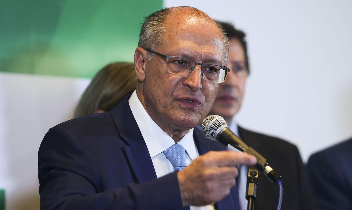 Alckmin recebe relatório de impactos da pandemia na educação