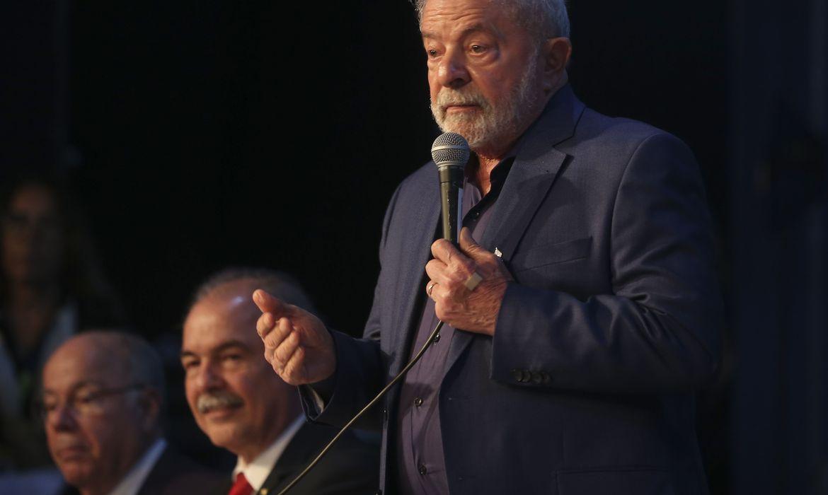 Lula confirma Aloizio Mercadante como presidente BNDES