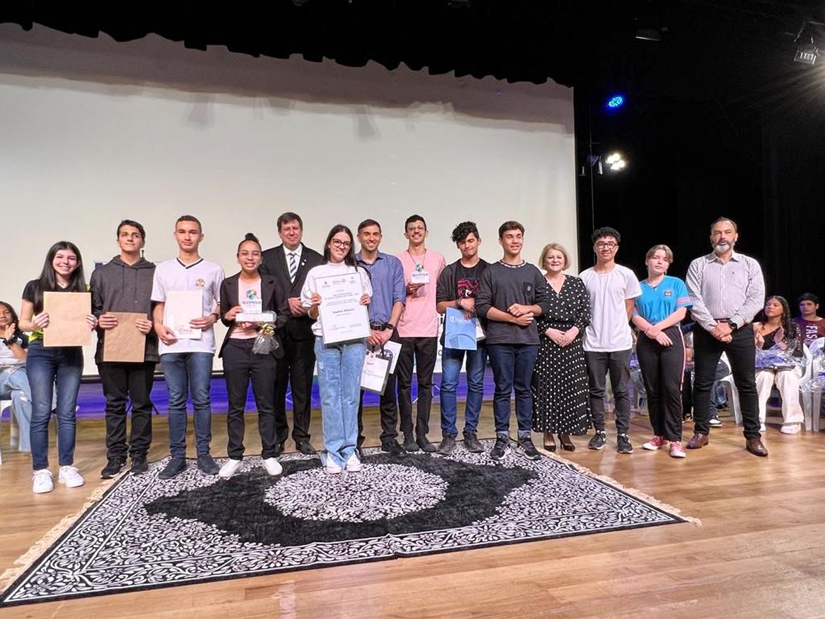Rotary Club premia alunos vencedores da 14ª edição do Concurso Melhor Estudante
