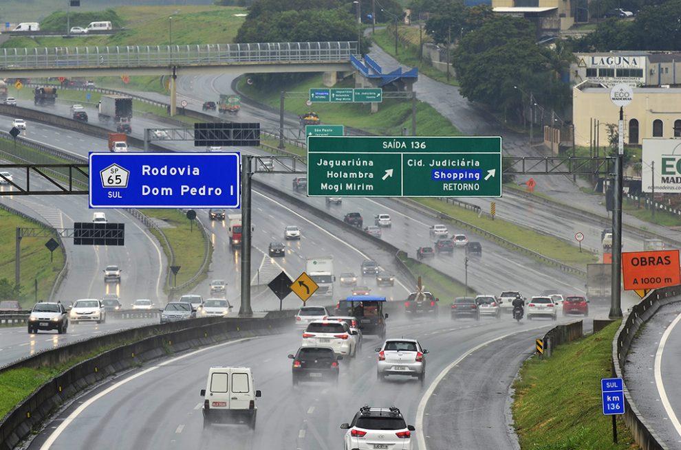 Temporal em Valinhos deixa Rodovia Dom Pedro I interditada por 4 horas