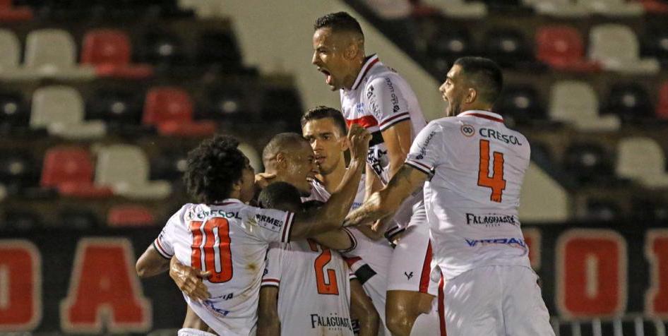  Botafogo vence o Guarani por 3 a 2 e assume a liderança do Grupo A