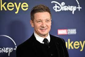 Jeremy Renner, que interpreta o Gavião Arqueiro, sofre acidente e seu estado é crítico