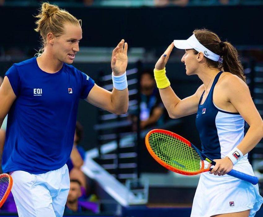Parceira desiste e Luisa Stefani segue apenas nas duplas mistas no Australian Open