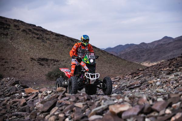 Pedreira total no Dakar. Marcelo Medeiros foi pura superação para transpor a segunda etapa