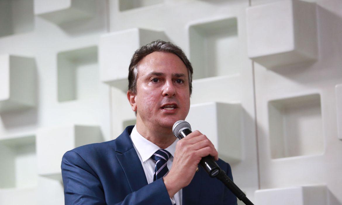 Santana põe alfabetização na idade certa como maior prioridade do MEC
