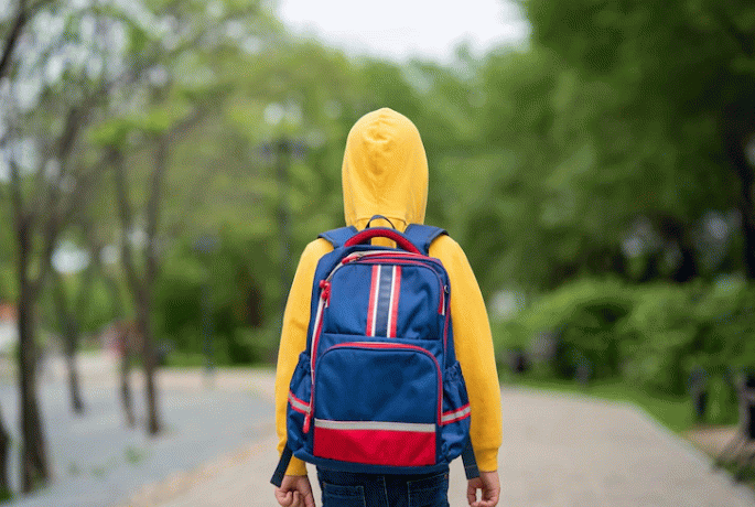 Volta às aulas e um alerta: cuidado com o peso da mochila