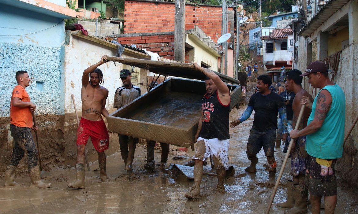 Chuvas: chega a 57 o número de mortes na tragédia de São Sebastião