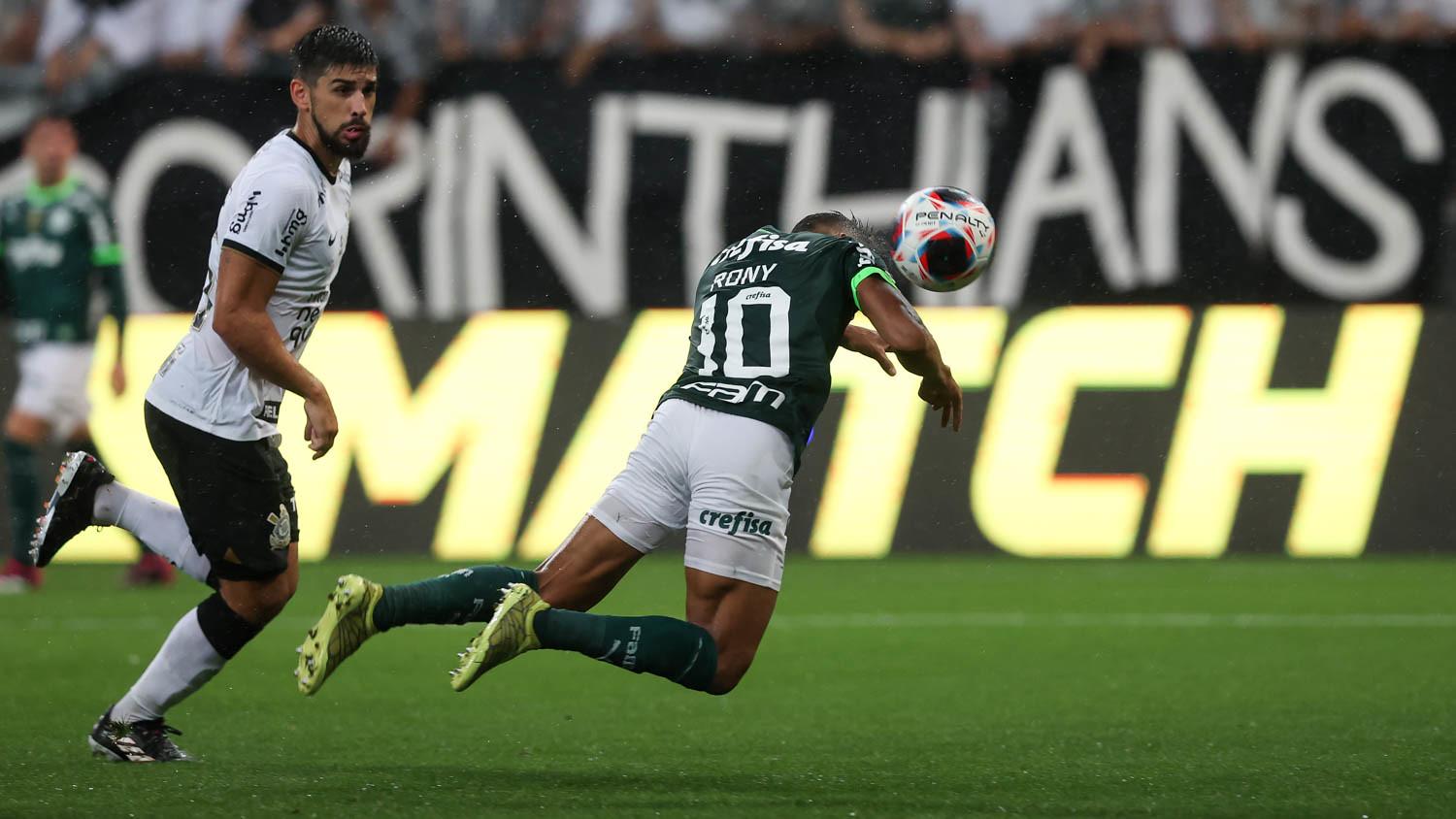 Corinthians e Palmeiras empatam por 2 a 2 em jogo eletrizante