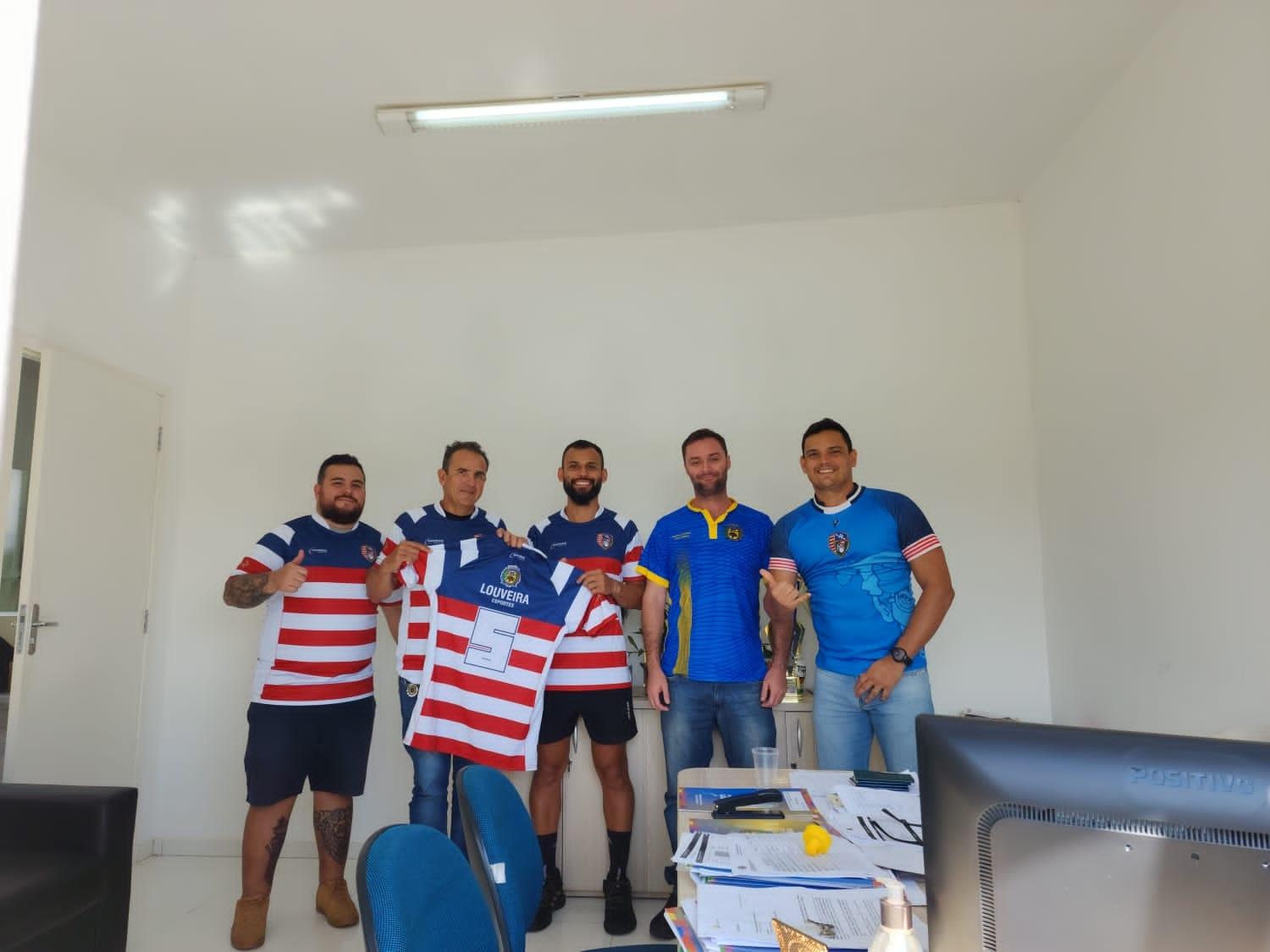 Louveira firma parceria com equipe de rugby Wally's