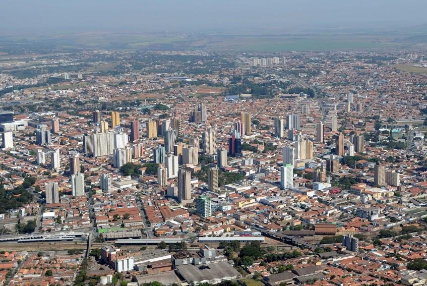 Menino de 2 anos morre após pilar de rede de descanso despencar
