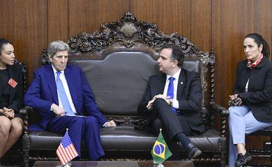 No Senado, Kerry discute pauta ambiental e parcerias com o Brasil