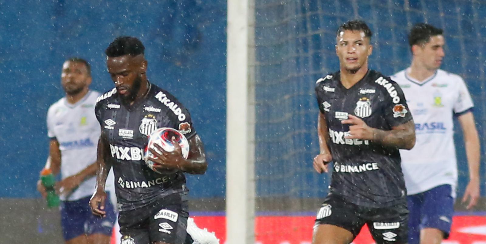 Santos busca empate contra o Santo André, mas segue na lanterna