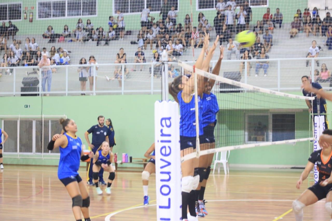 Com vitória em amistoso de estreia, nova equipe do Vôlei Feminino de Louveira é apresentada pela Prefeitura