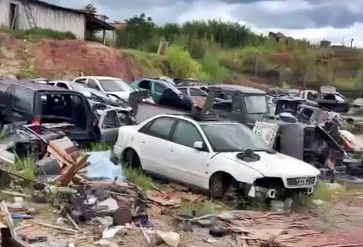 Em Itatiba: Megaoperação apreende cerca de oitenta veículos em desmanche