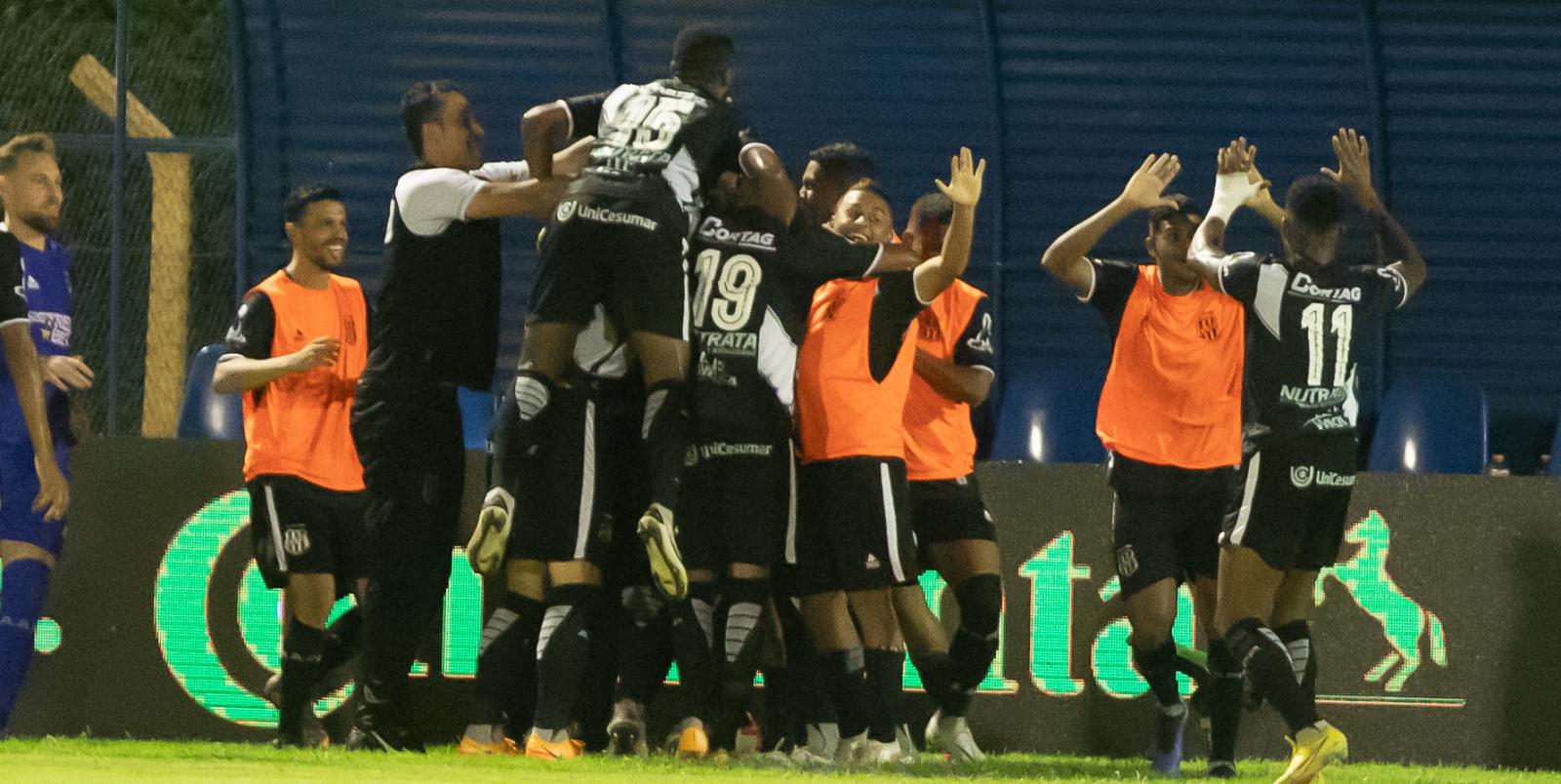 Ponte Preta goleia o Fluminense-PI fora de casa e avança à segunda fase