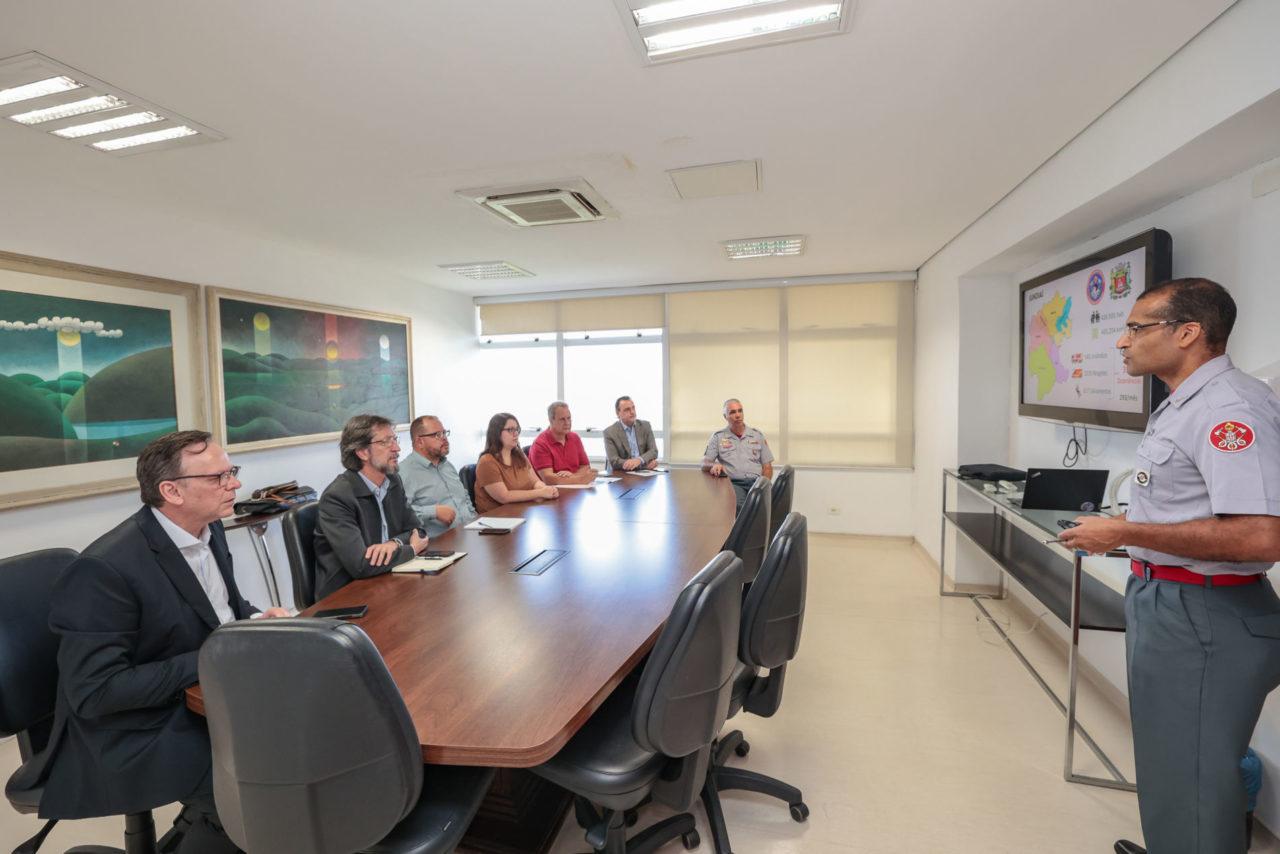 Prefeitura, Bombeiros e setor privado discutem parceria para nova base em Jundiaí
