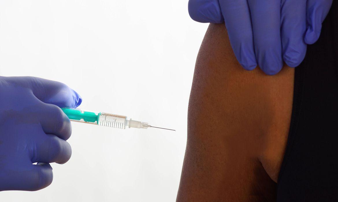 Vacinação contra a mpox começa em março