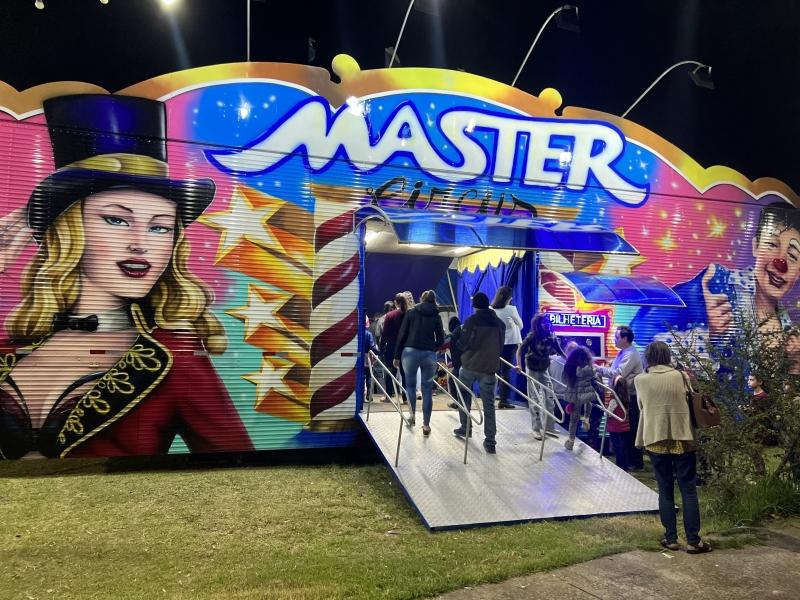 Com sucesso na estreia, Master Circus continua em Valinhos com espetáculos gratuitos