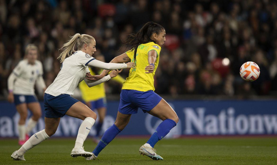 Inglaterra vence Brasil nos pênaltis e fica com título da Finalíssima