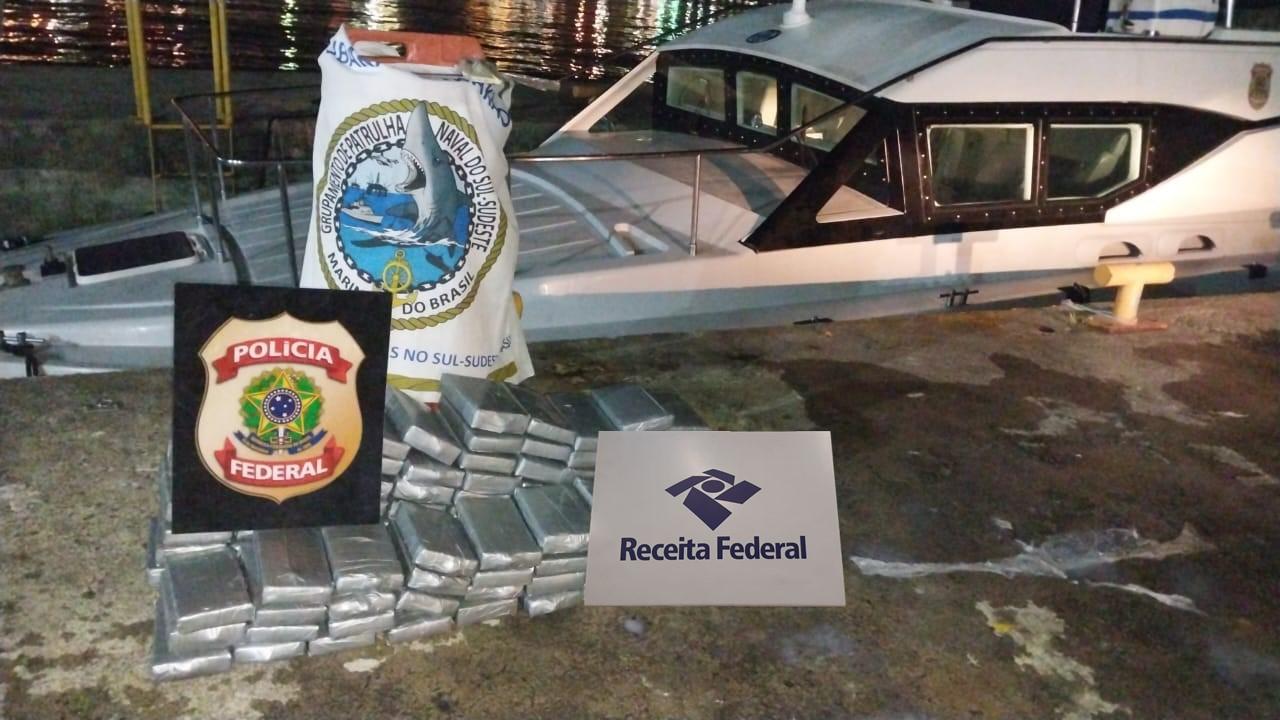Receita Federal, Polícia Federal e Marinha do Brasil apreendem 117 Kg de cocaína em navio