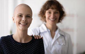 SP atende mais de 20 mil pacientes com câncer e organiza fila de oito meses de espera