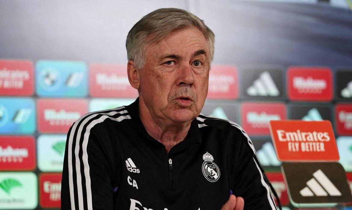 Ancelotti quer ações enérgicas contra racismo em estádios da Espanha