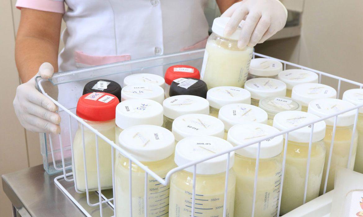 Campanha quer ampliar em 5% doação de leite materno em 2023