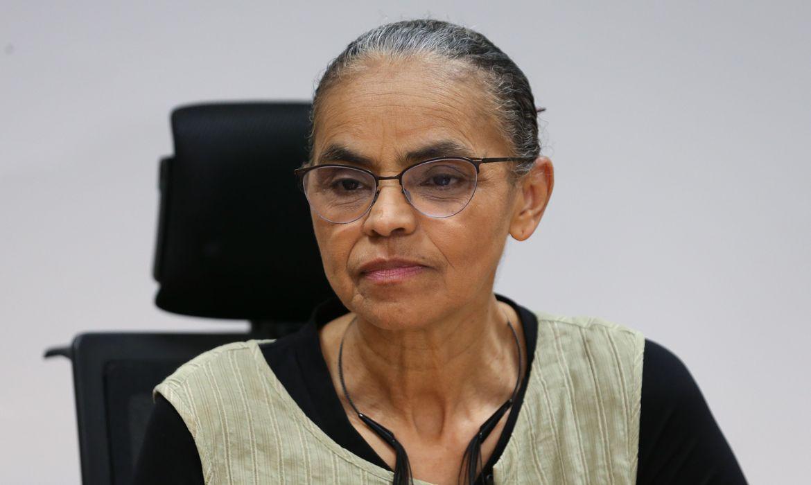 Com covid-19, Marina Silva segue internada e tem