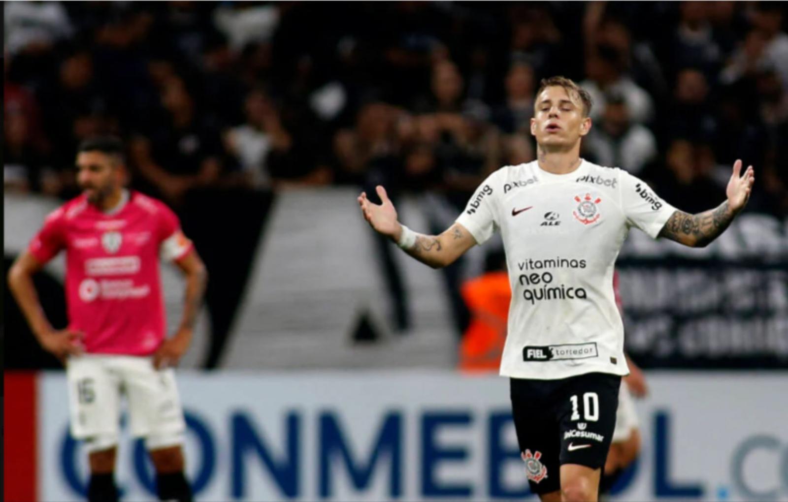 Corinthians perde em casa e se complica na Libertadores