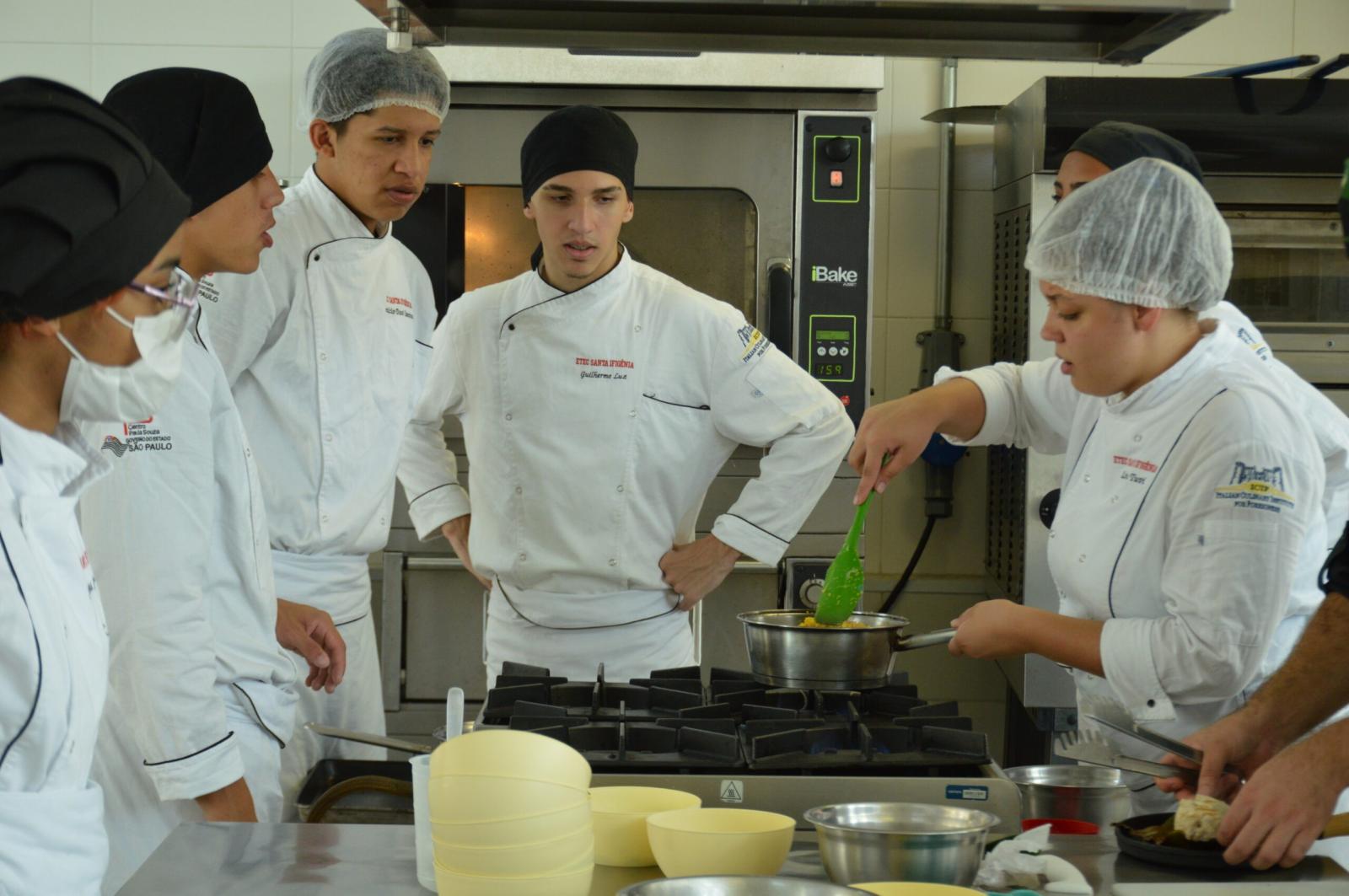 Em 10 anos, Centro Paula Souza dobra vagas e inscritos no curso de Gastronomia